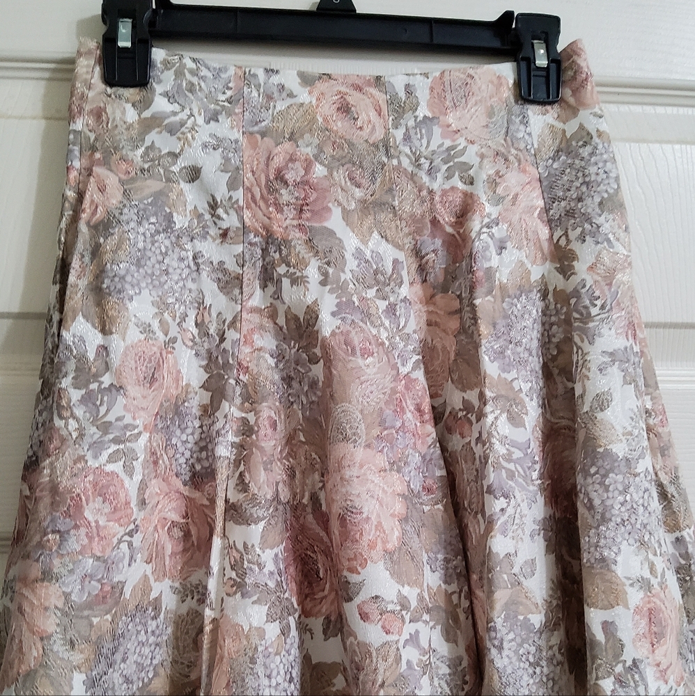 Mirrors. SZ 9, waist 13" (26)  ,L 17", gold, pink, Pre-loved, adorable. vtg